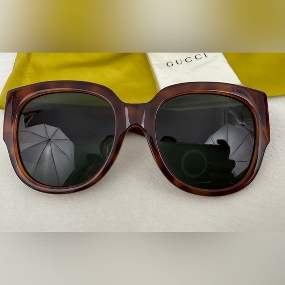 Gucci Tortoise Shell Sunglasses - Picture 12 of 16